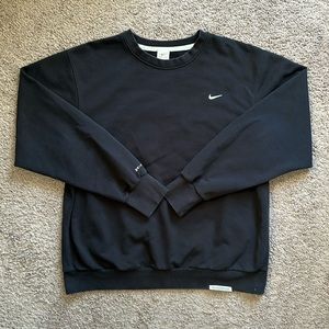 Nike Standard Issue Crew Sweatshirt